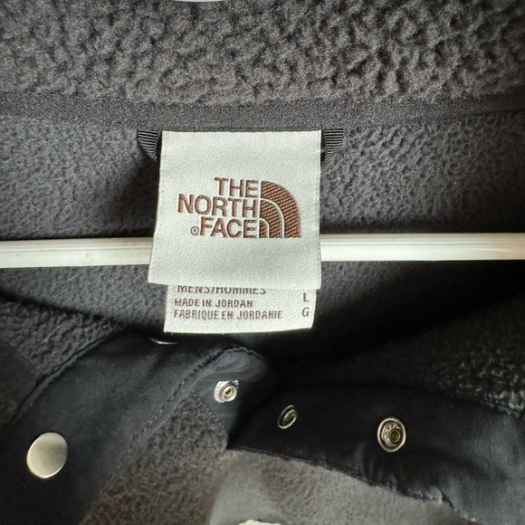 North Face Men’s Fleece Quarter-Zip Pullover - Picture 2 of 8